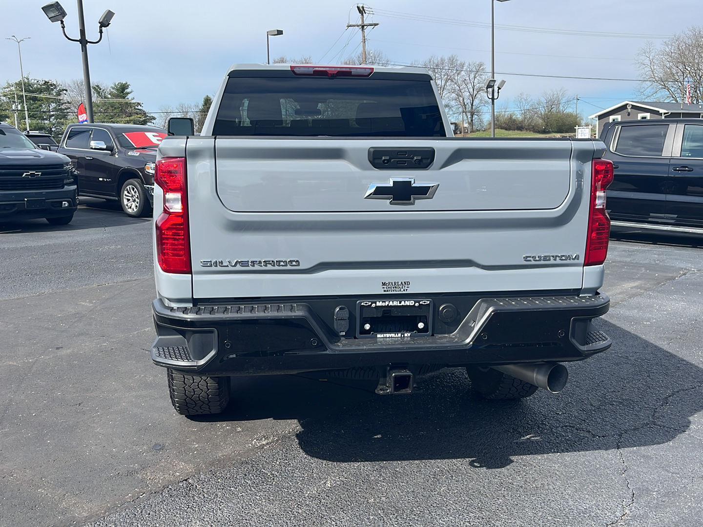 View vehicle photo 5