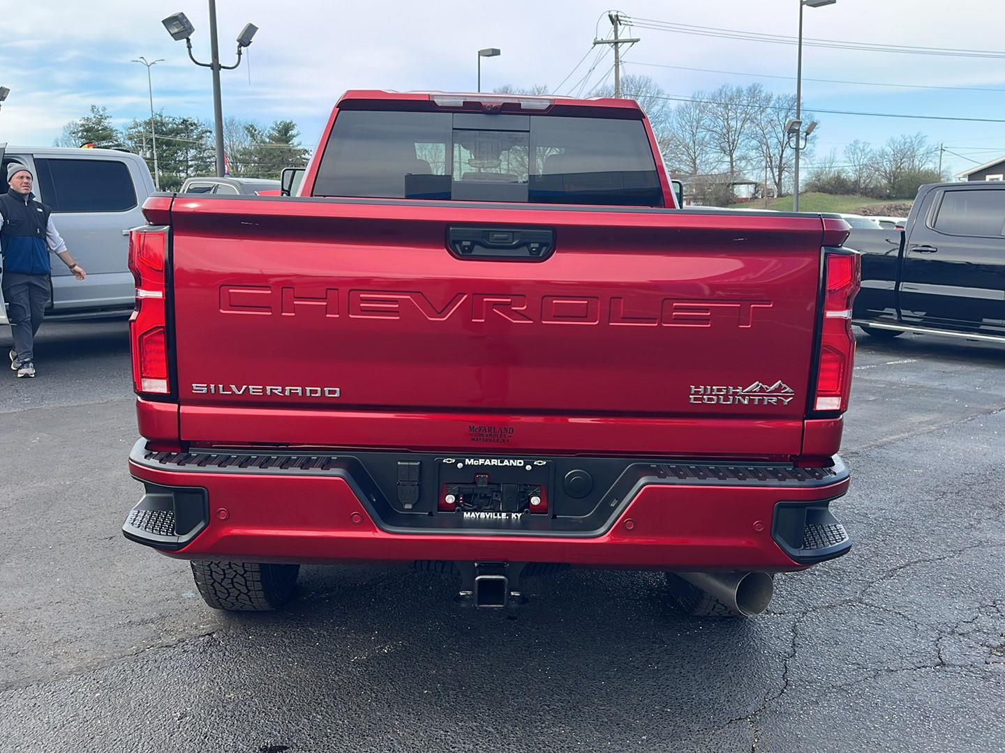 View vehicle photo 4