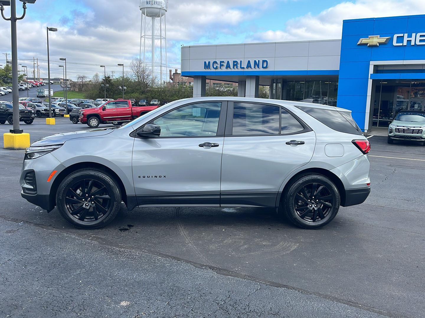 View vehicle photo 2