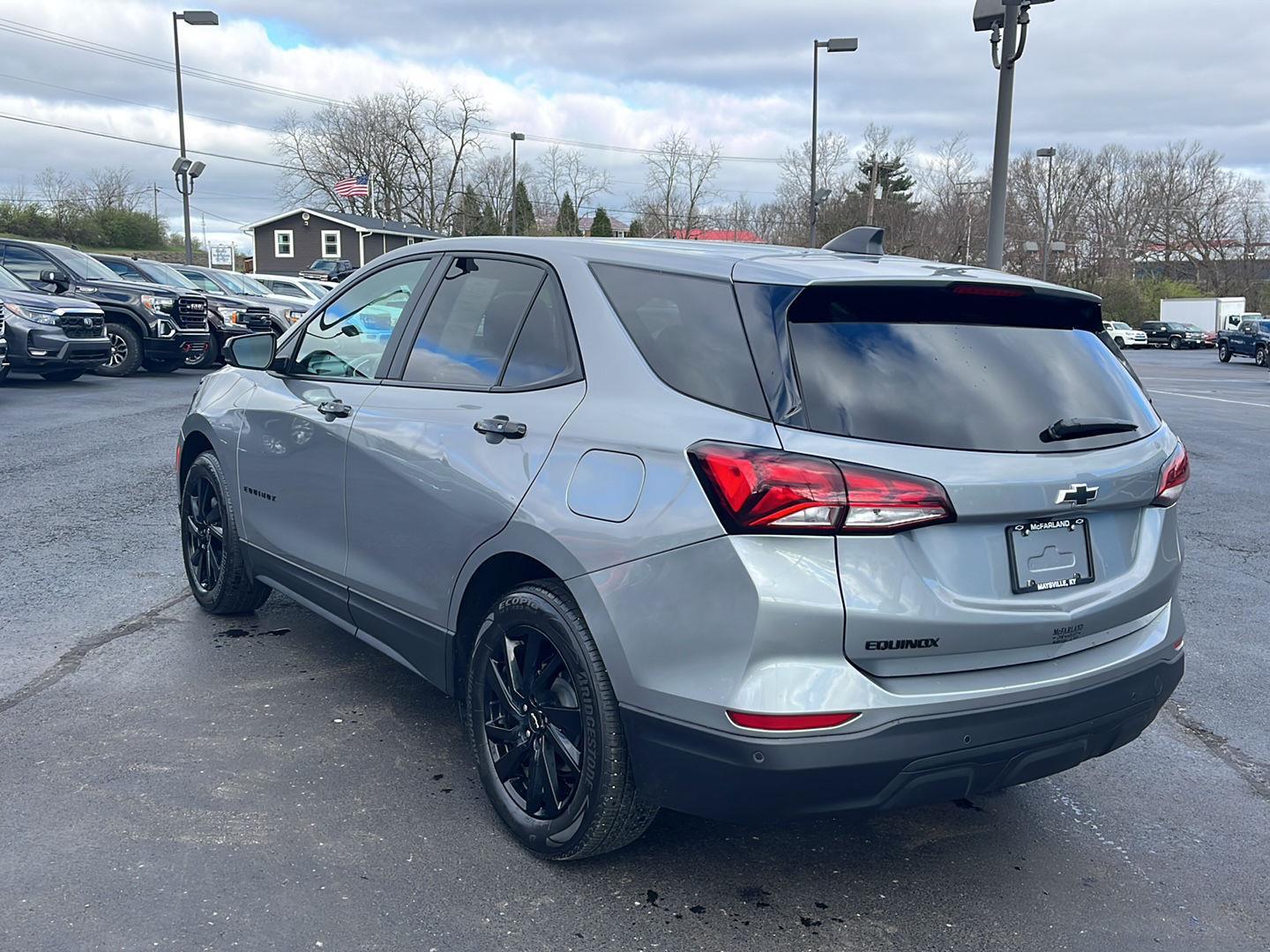 View vehicle photo 3