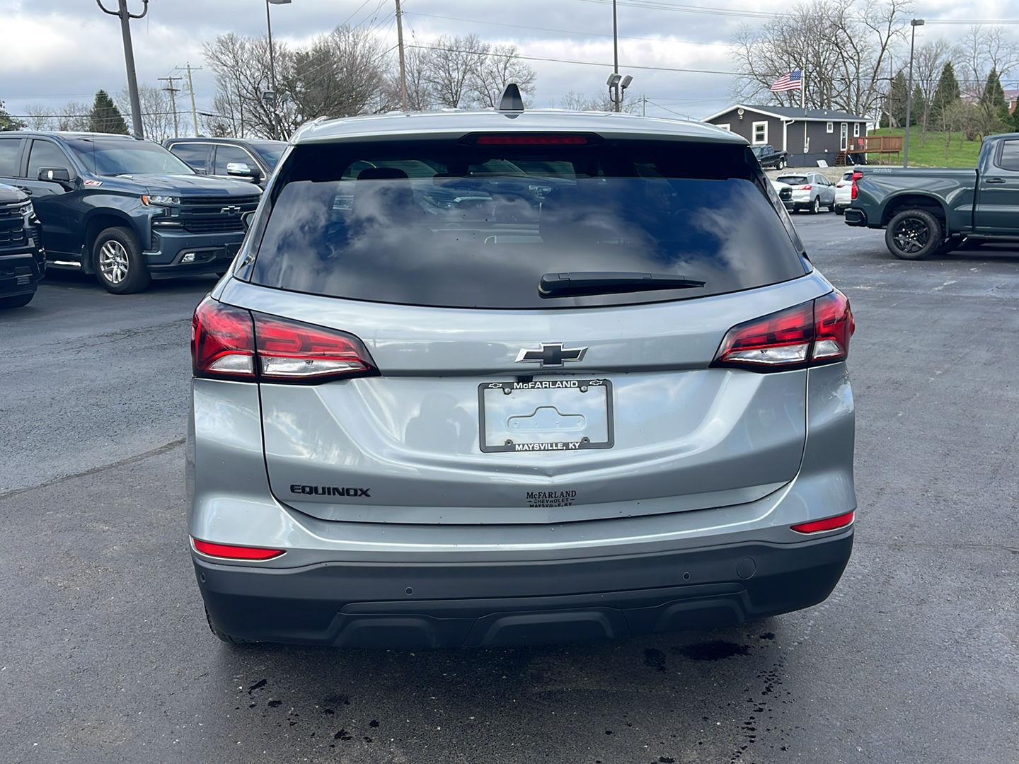 View vehicle photo 4