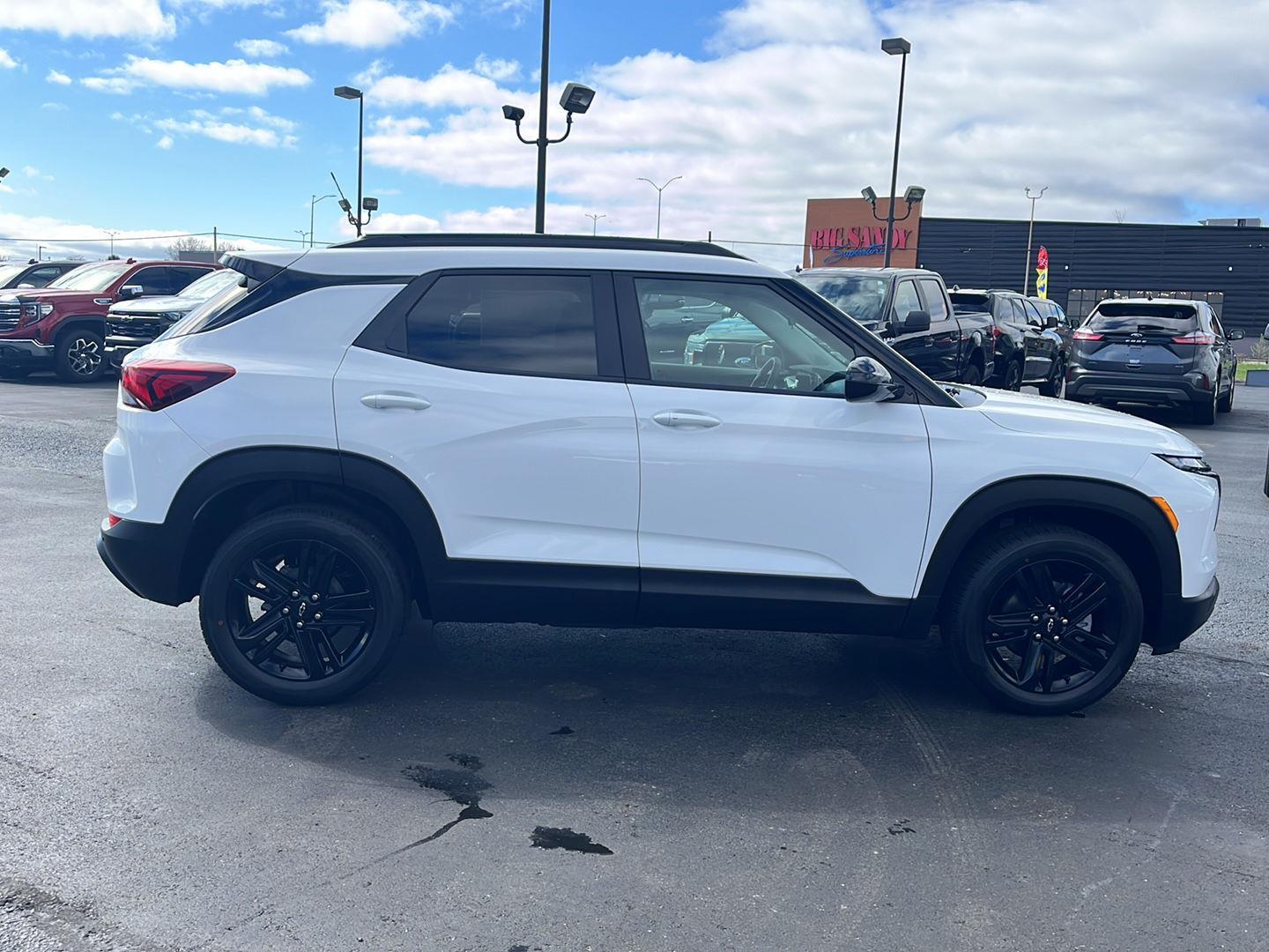 View vehicle photo 6