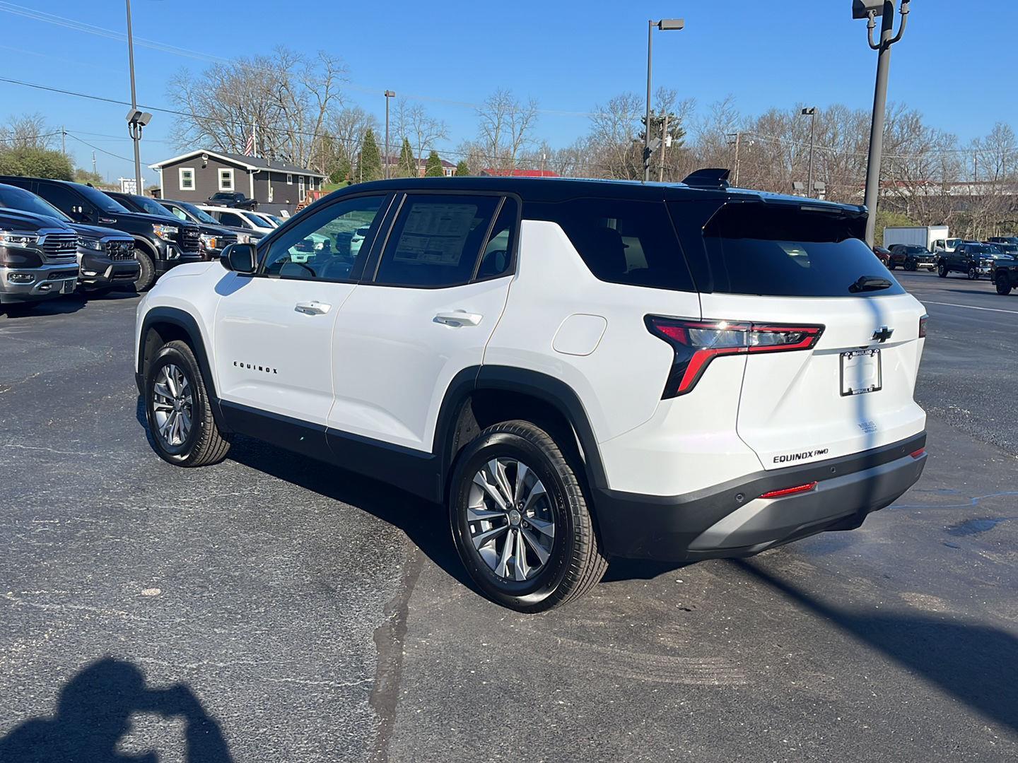 View vehicle photo 3