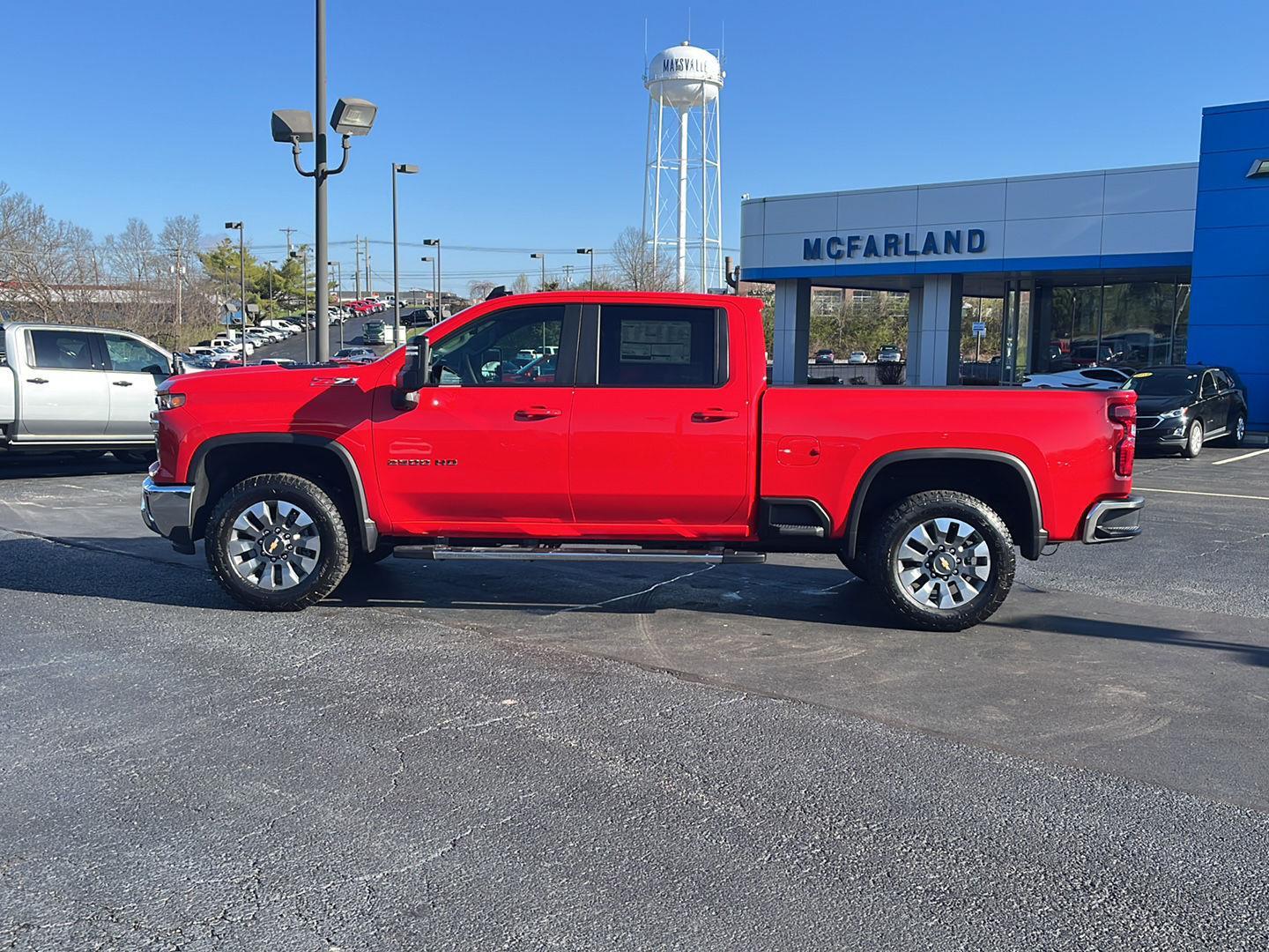 View vehicle photo 2