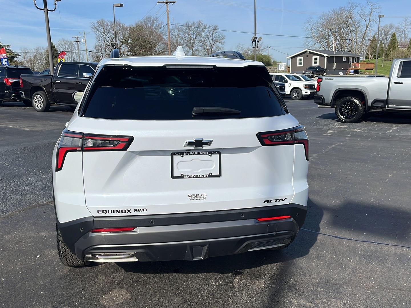 View vehicle photo 4