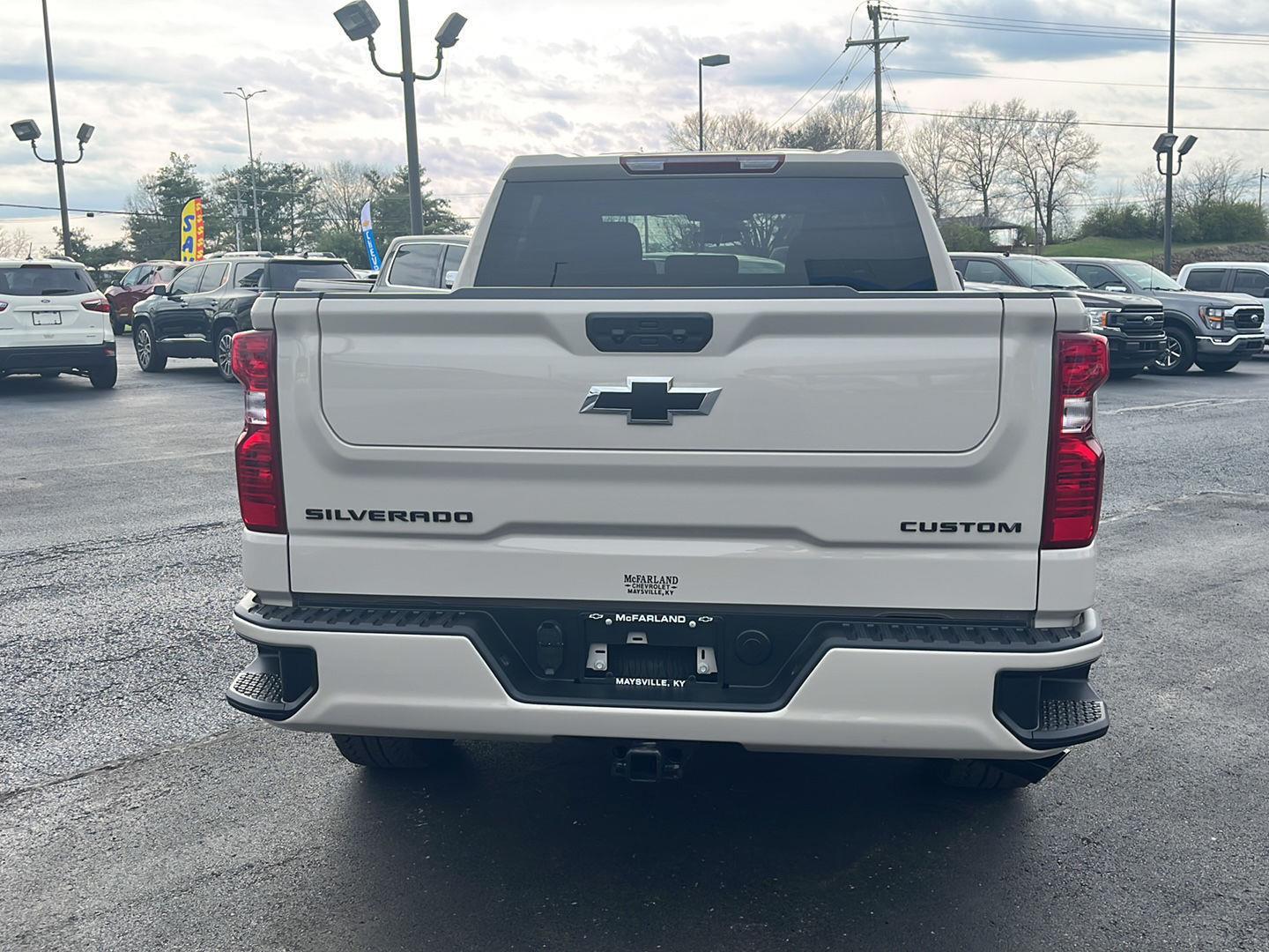 View vehicle photo 4