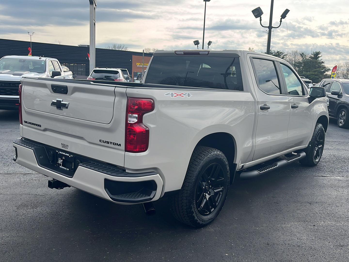 View vehicle photo 5