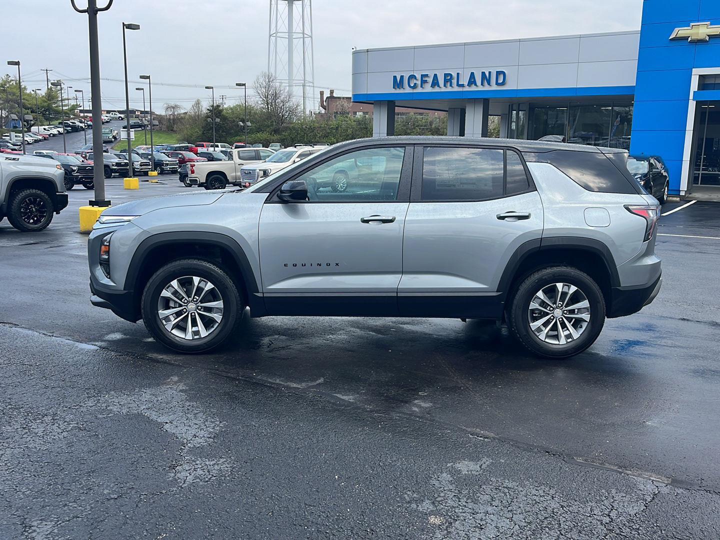 View vehicle photo 2