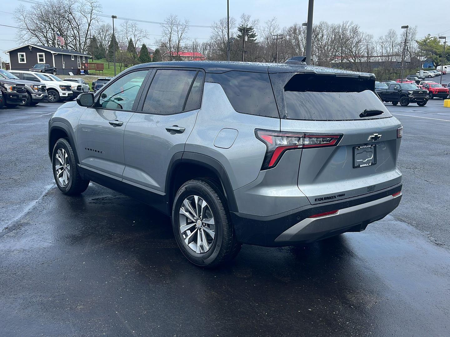 View vehicle photo 3