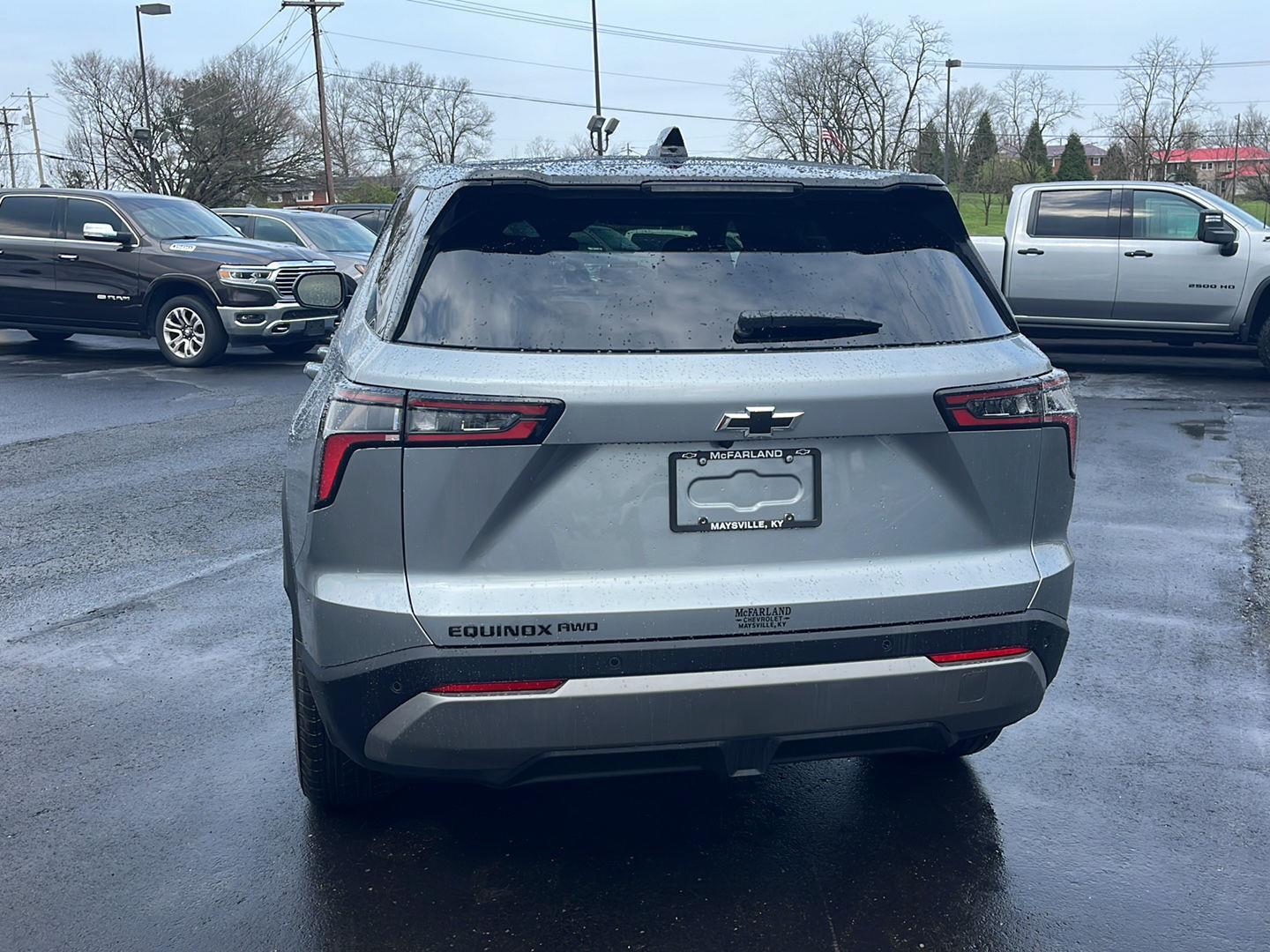 View vehicle photo 4