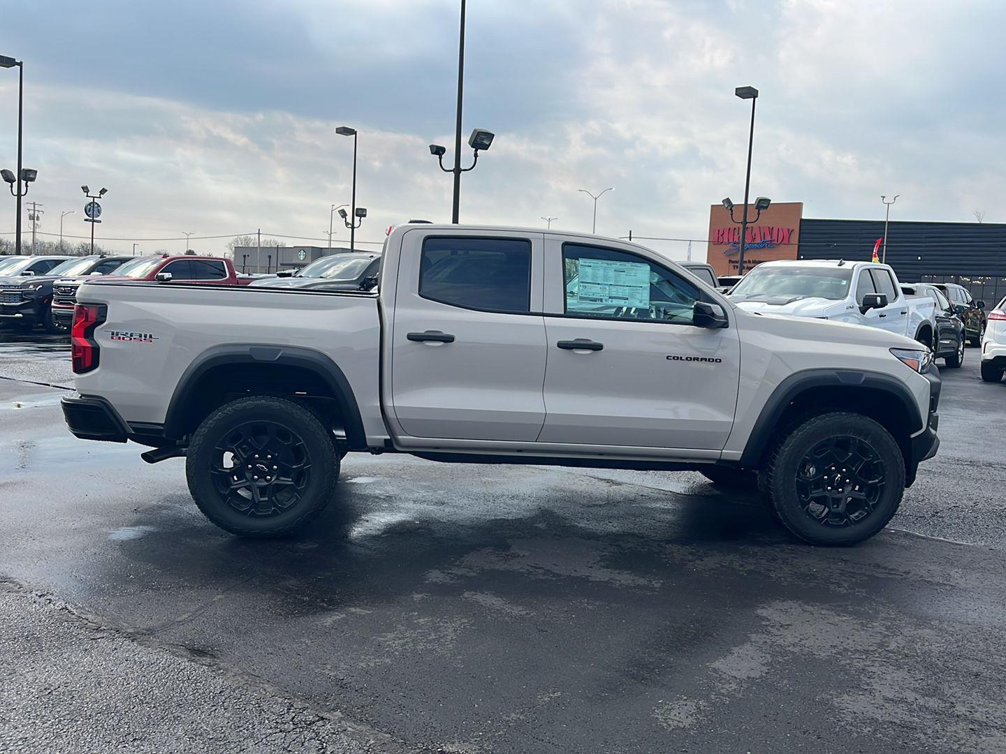 View vehicle photo 6