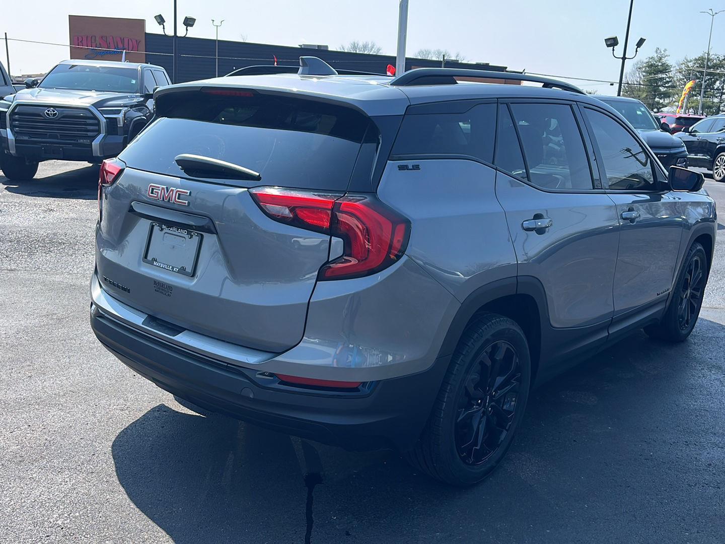 View vehicle photo 5