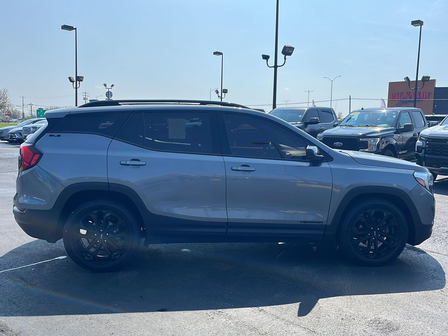 View vehicle photo 6