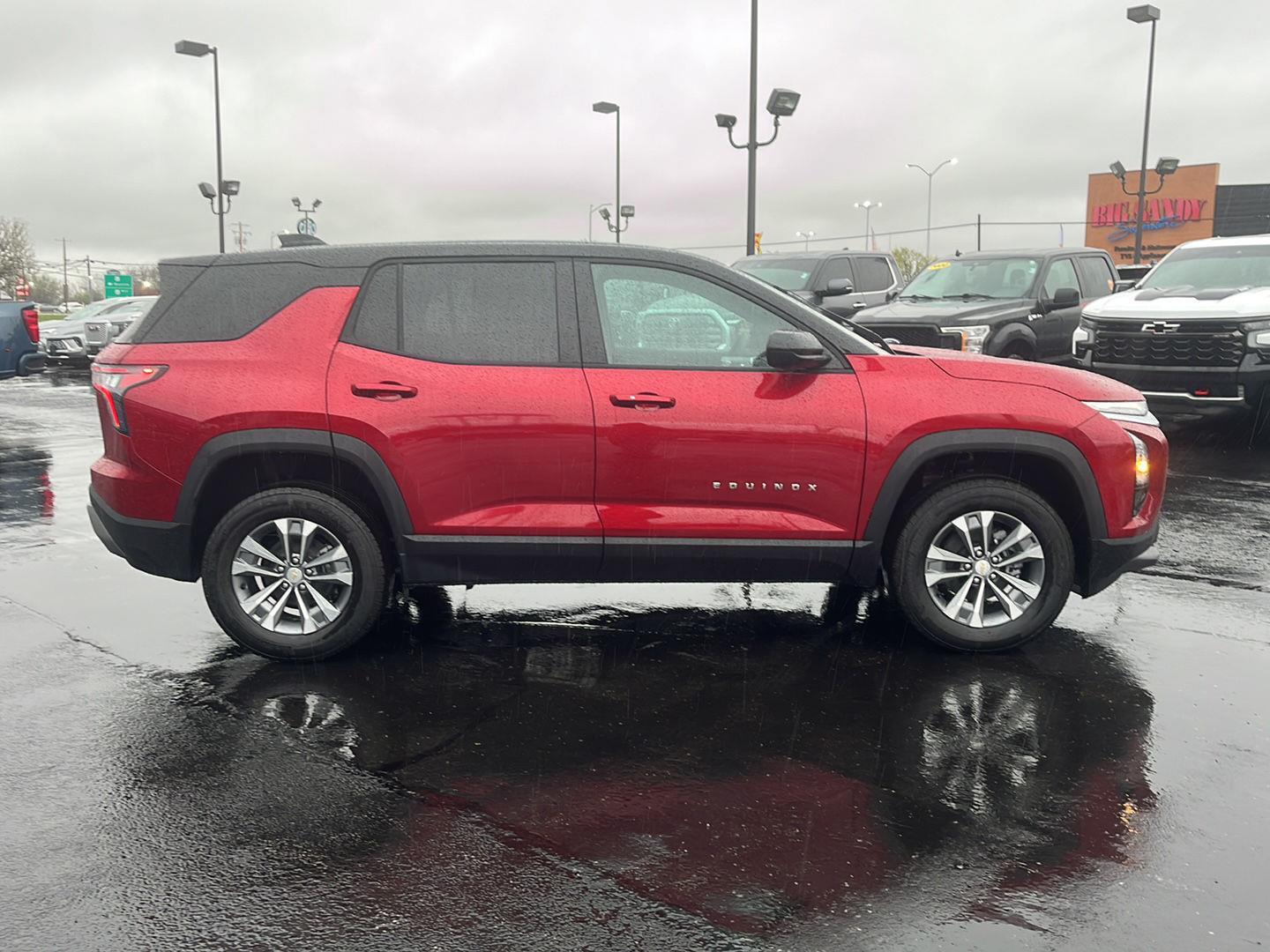 View vehicle photo 6