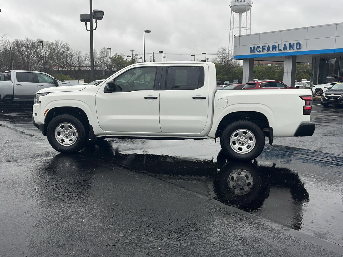 View vehicle photo 2