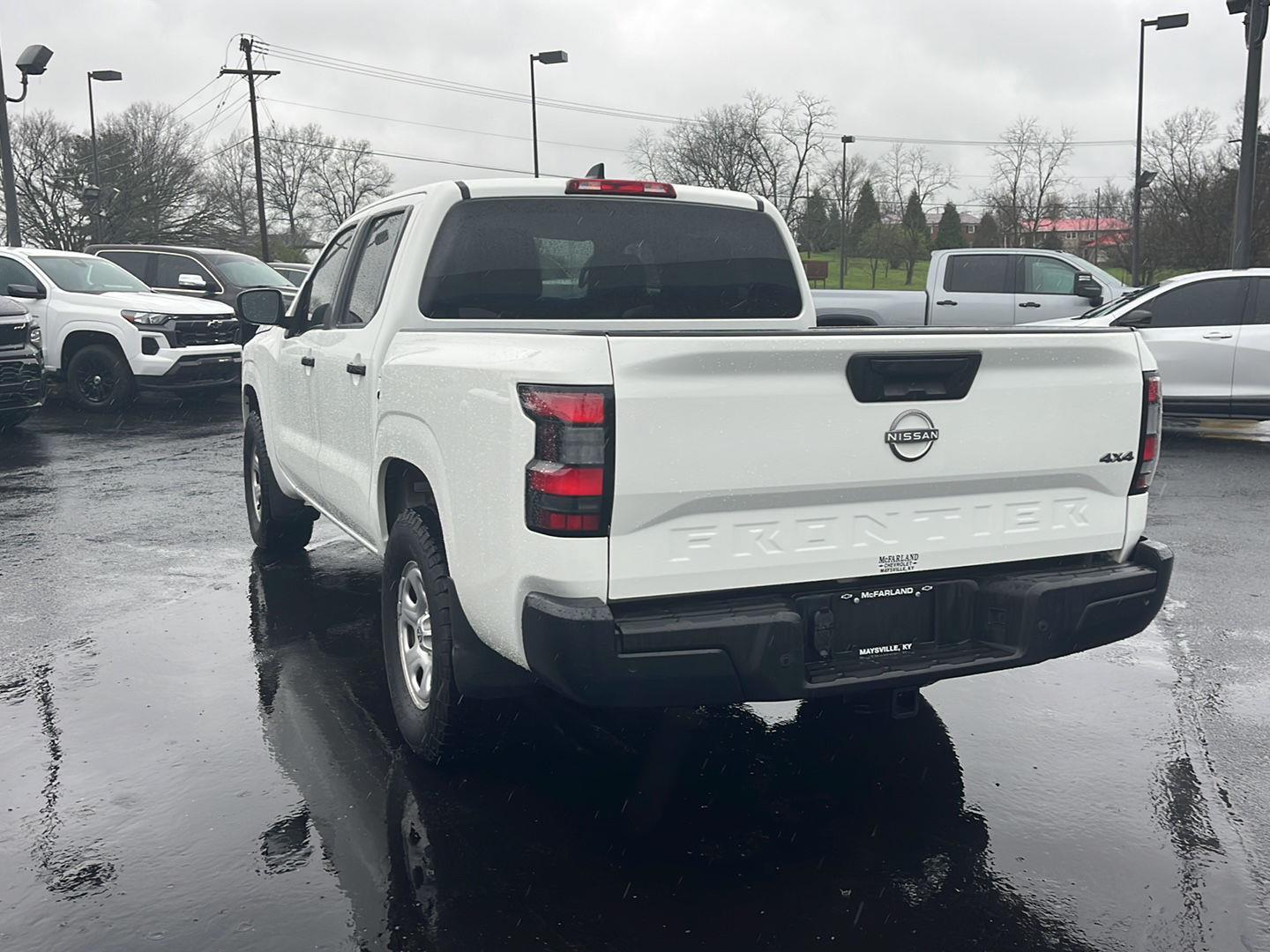 View vehicle photo 3