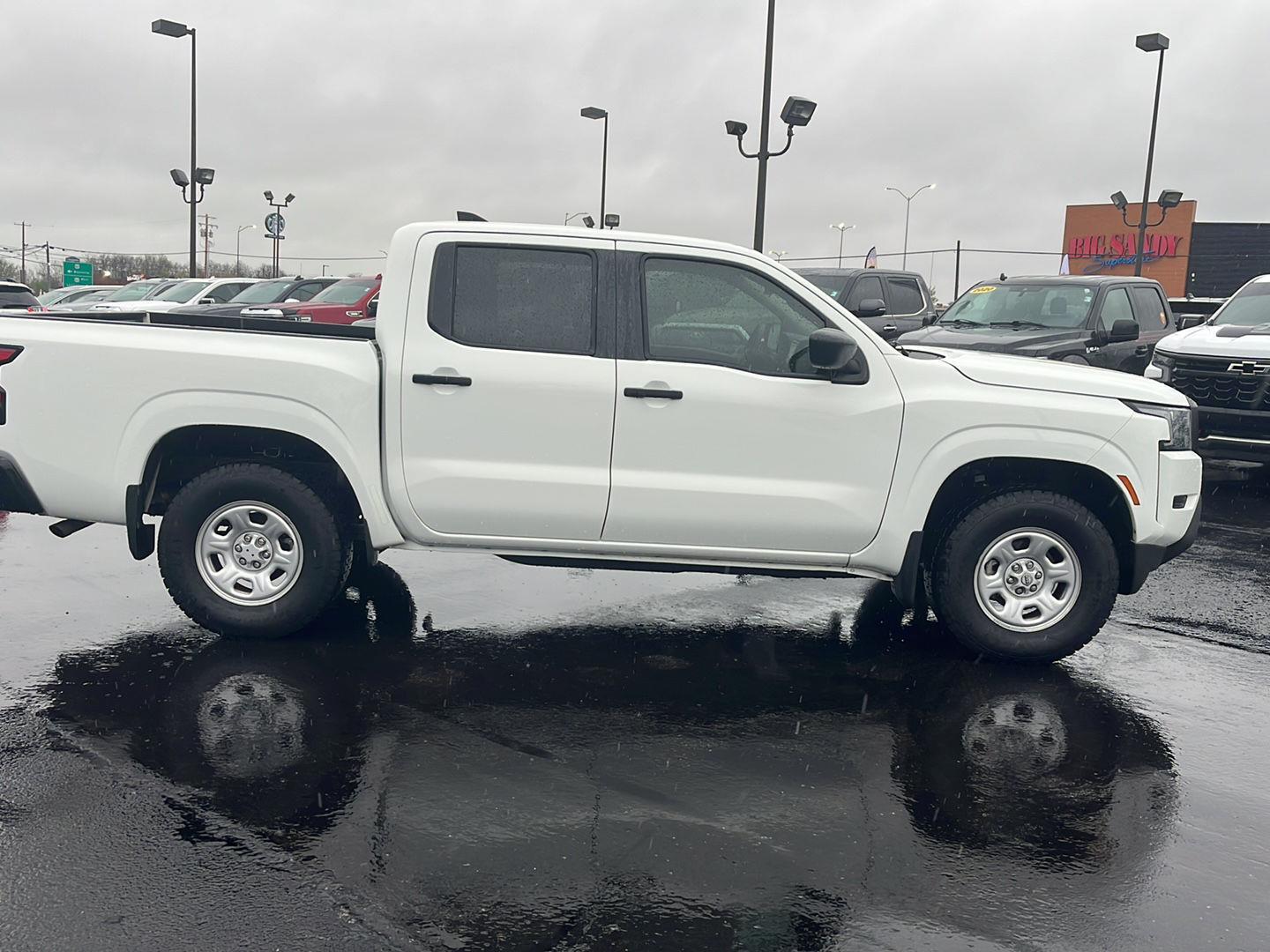 View vehicle photo 6