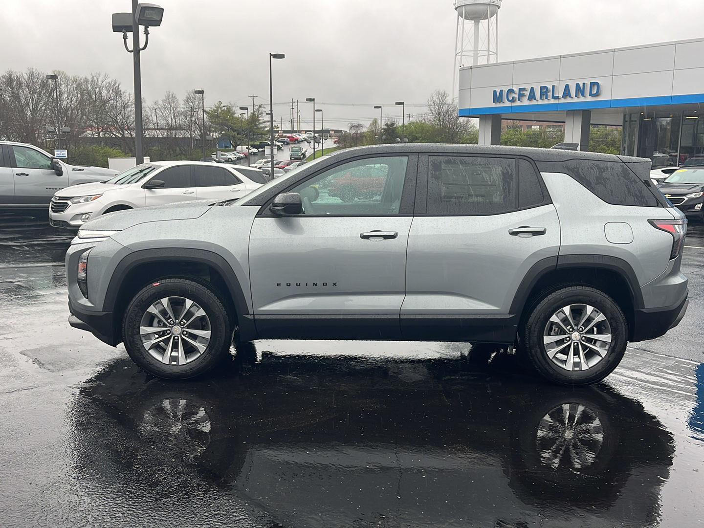 View vehicle photo 2