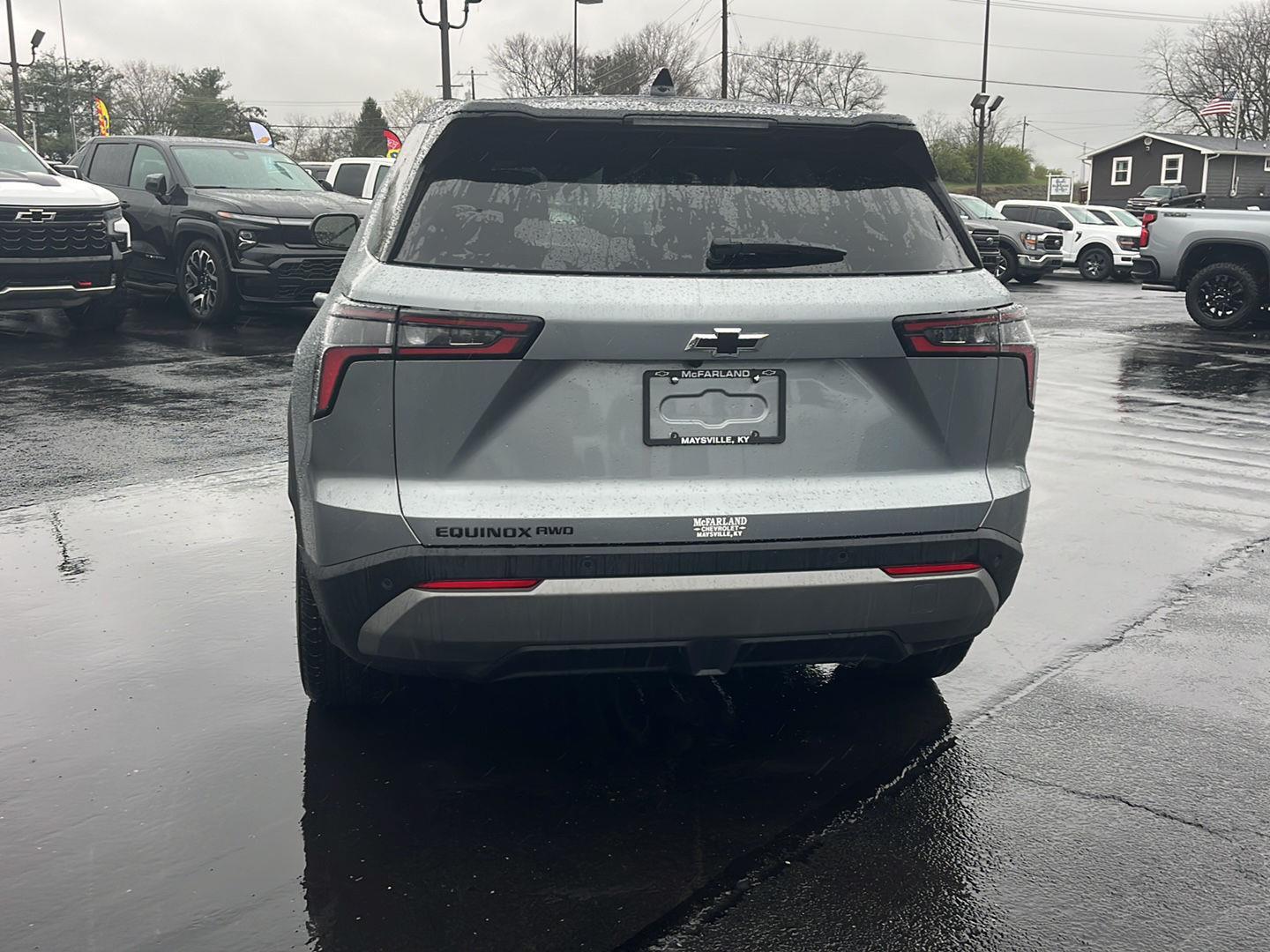 View vehicle photo 4