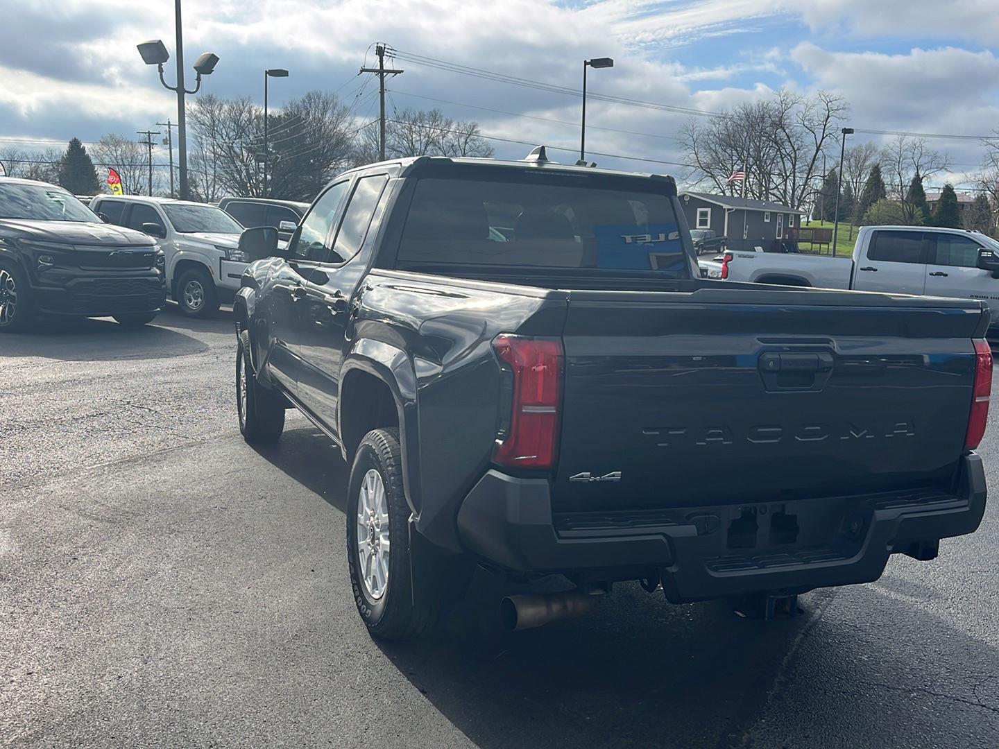 View vehicle photo 3