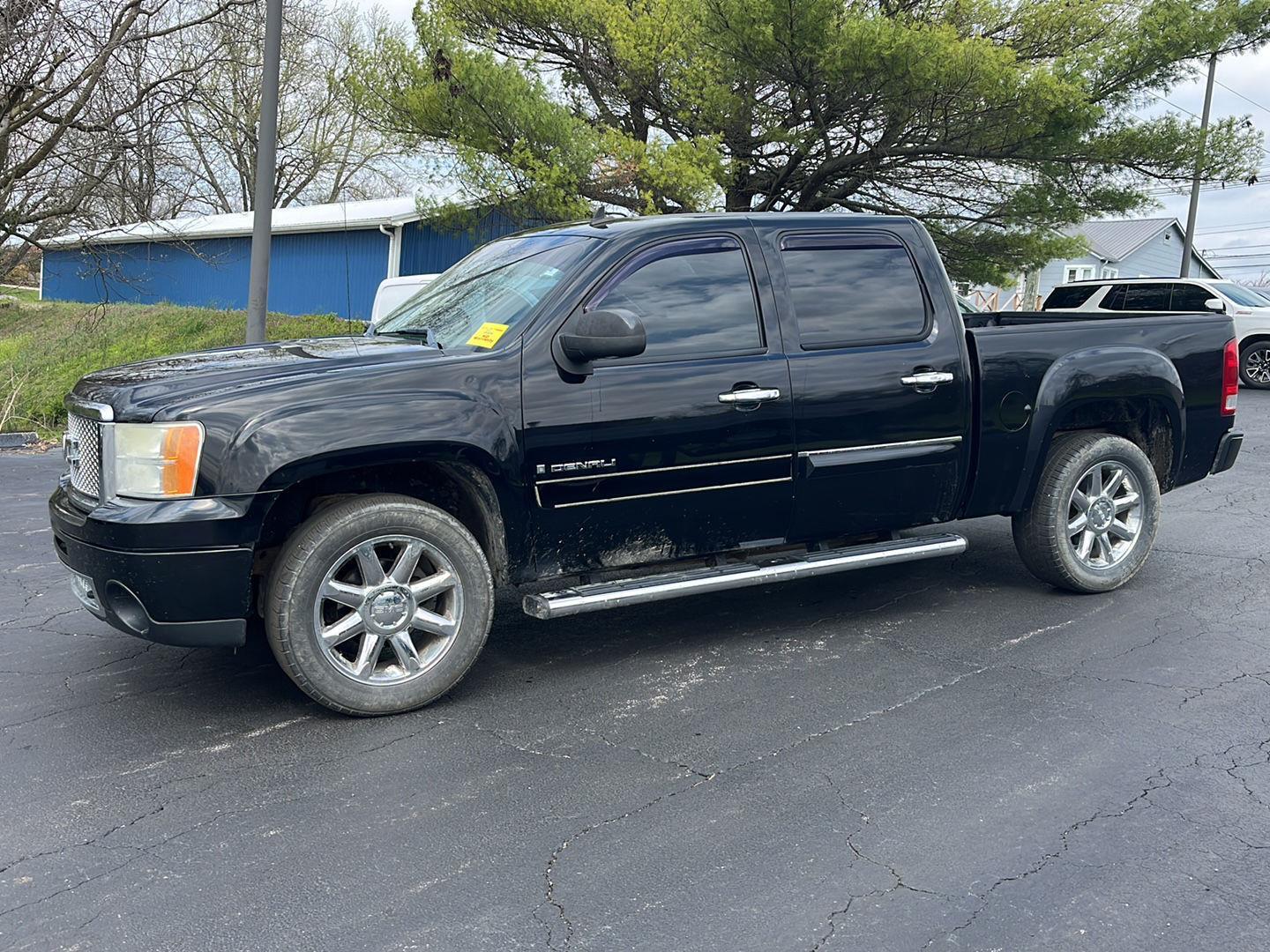 View vehicle photo 2