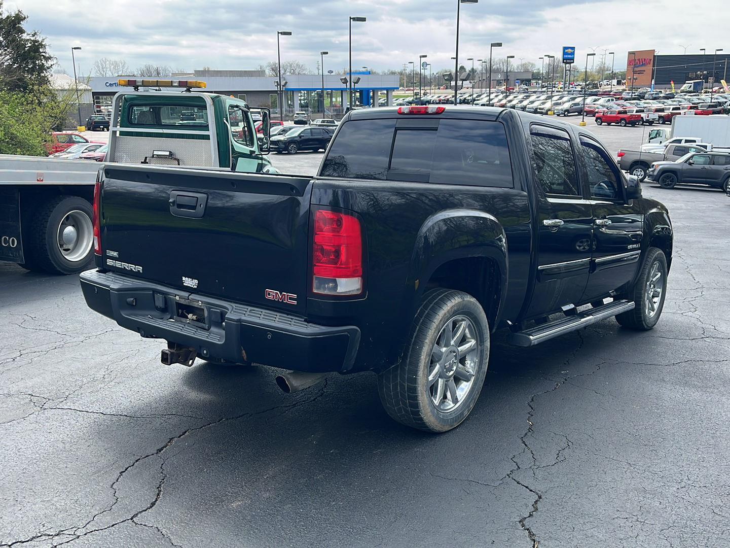 View vehicle photo 5