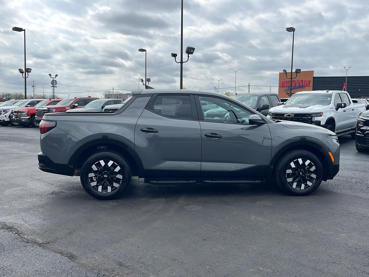 View vehicle photo 6