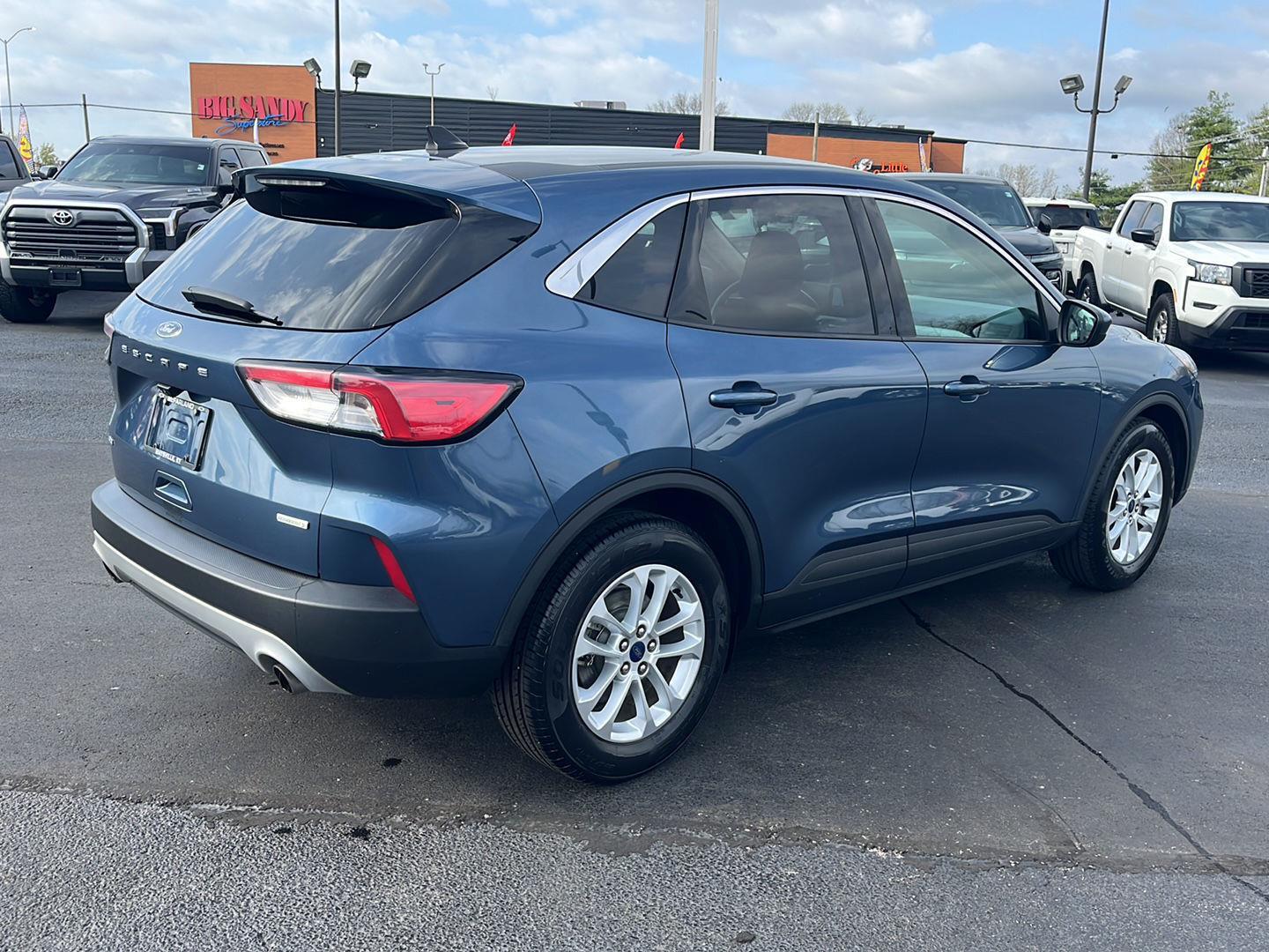 View vehicle photo 5