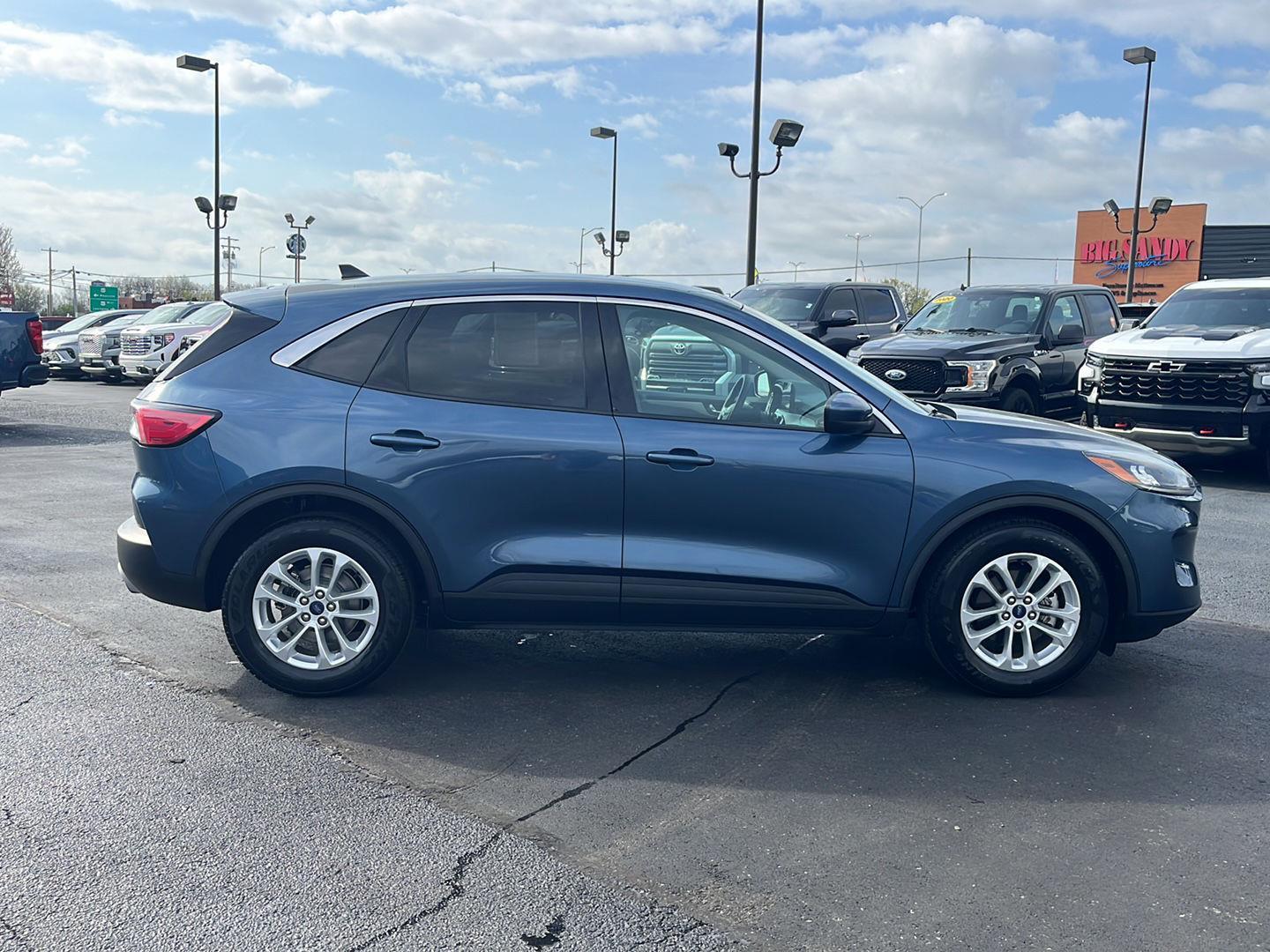 View vehicle photo 6