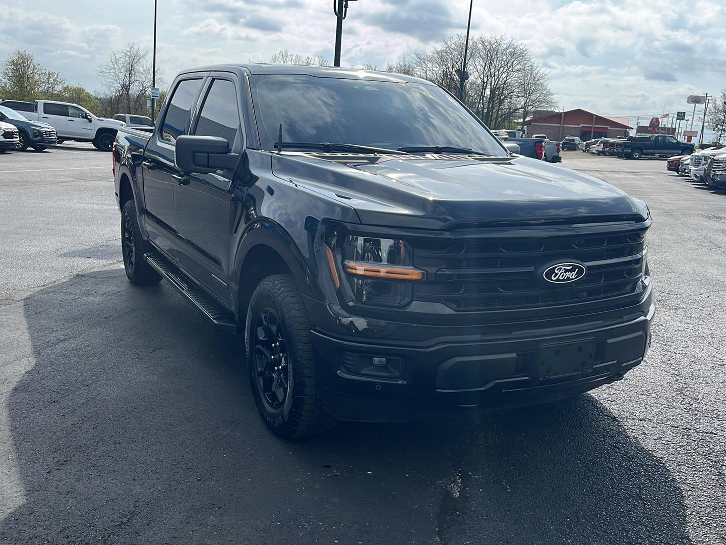 View vehicle photo 7