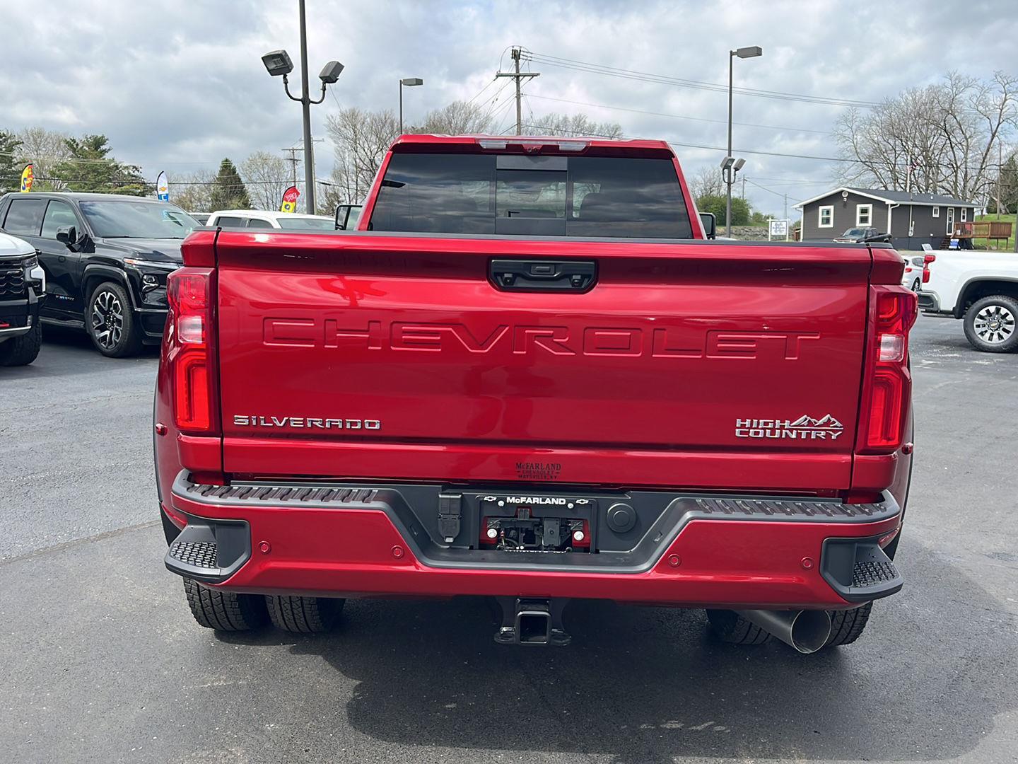 View vehicle photo 4