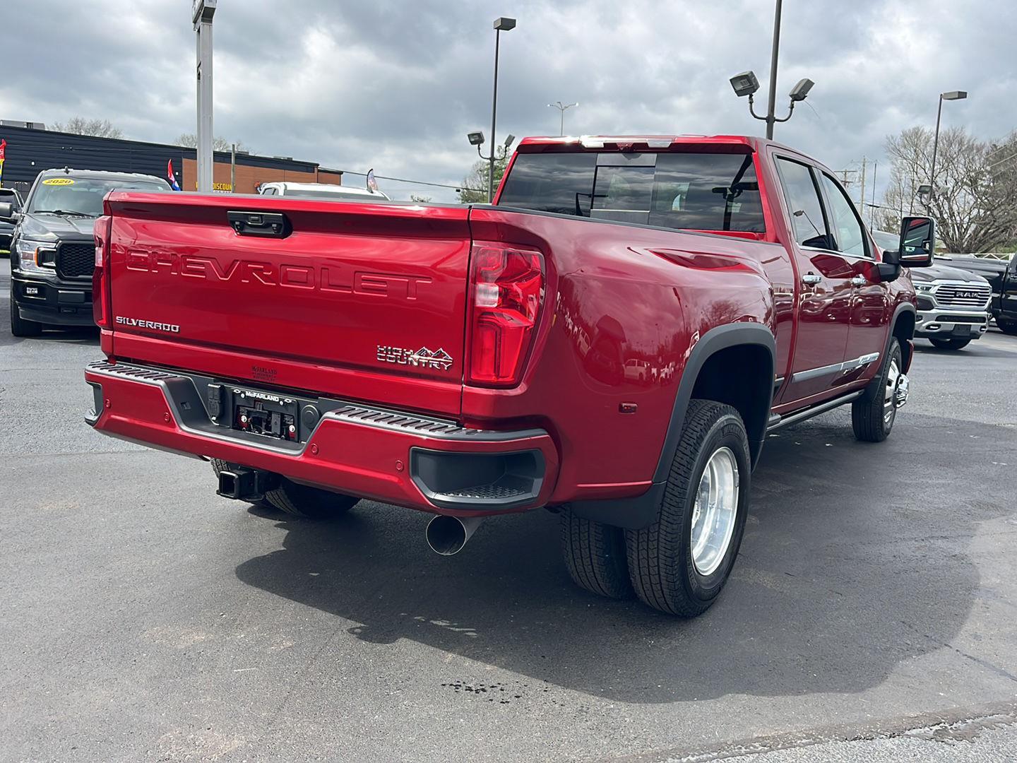 View vehicle photo 5