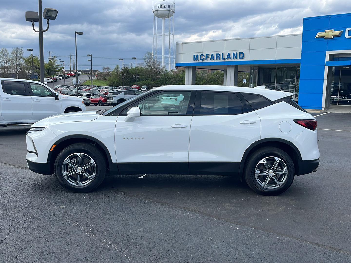 View vehicle photo 2