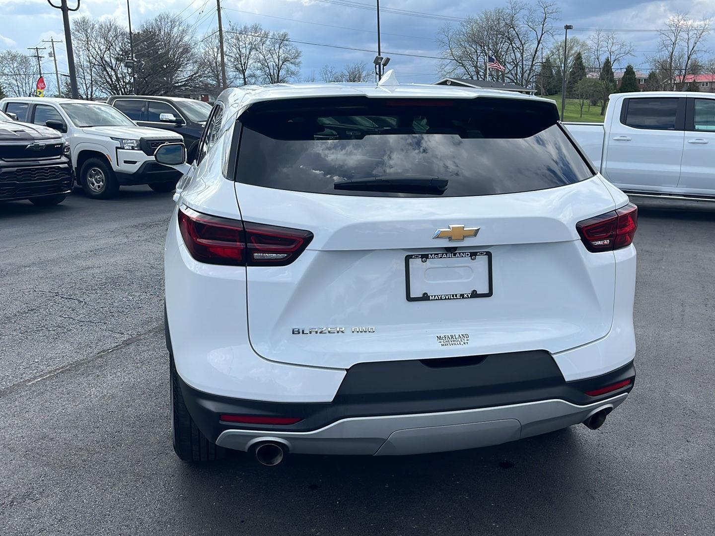 View vehicle photo 4