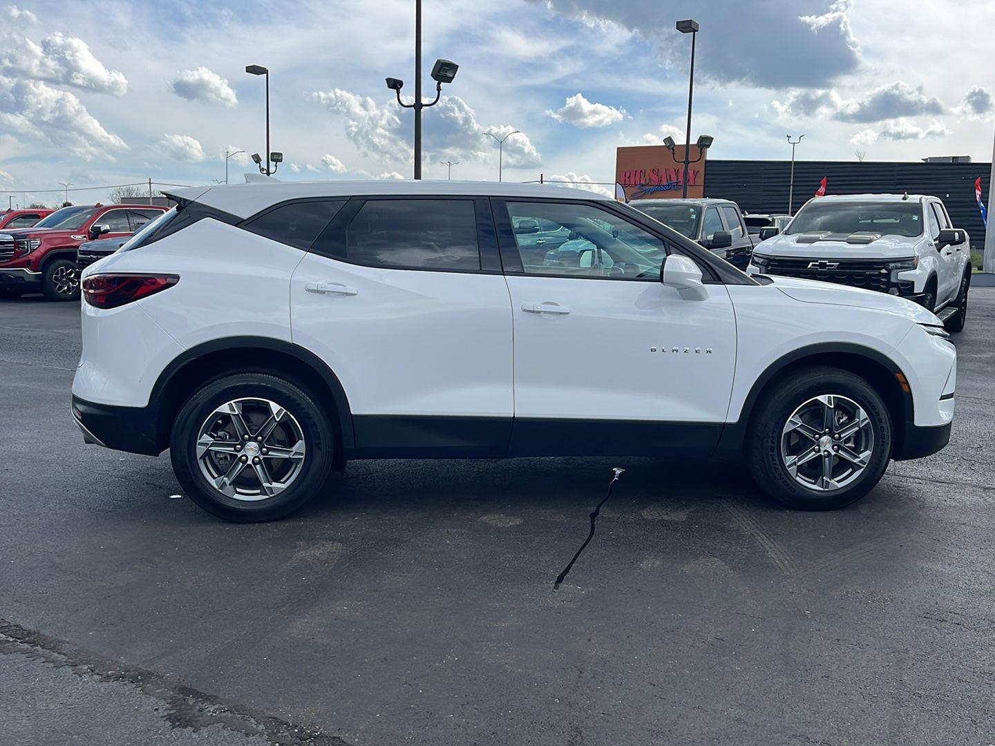 View vehicle photo 6