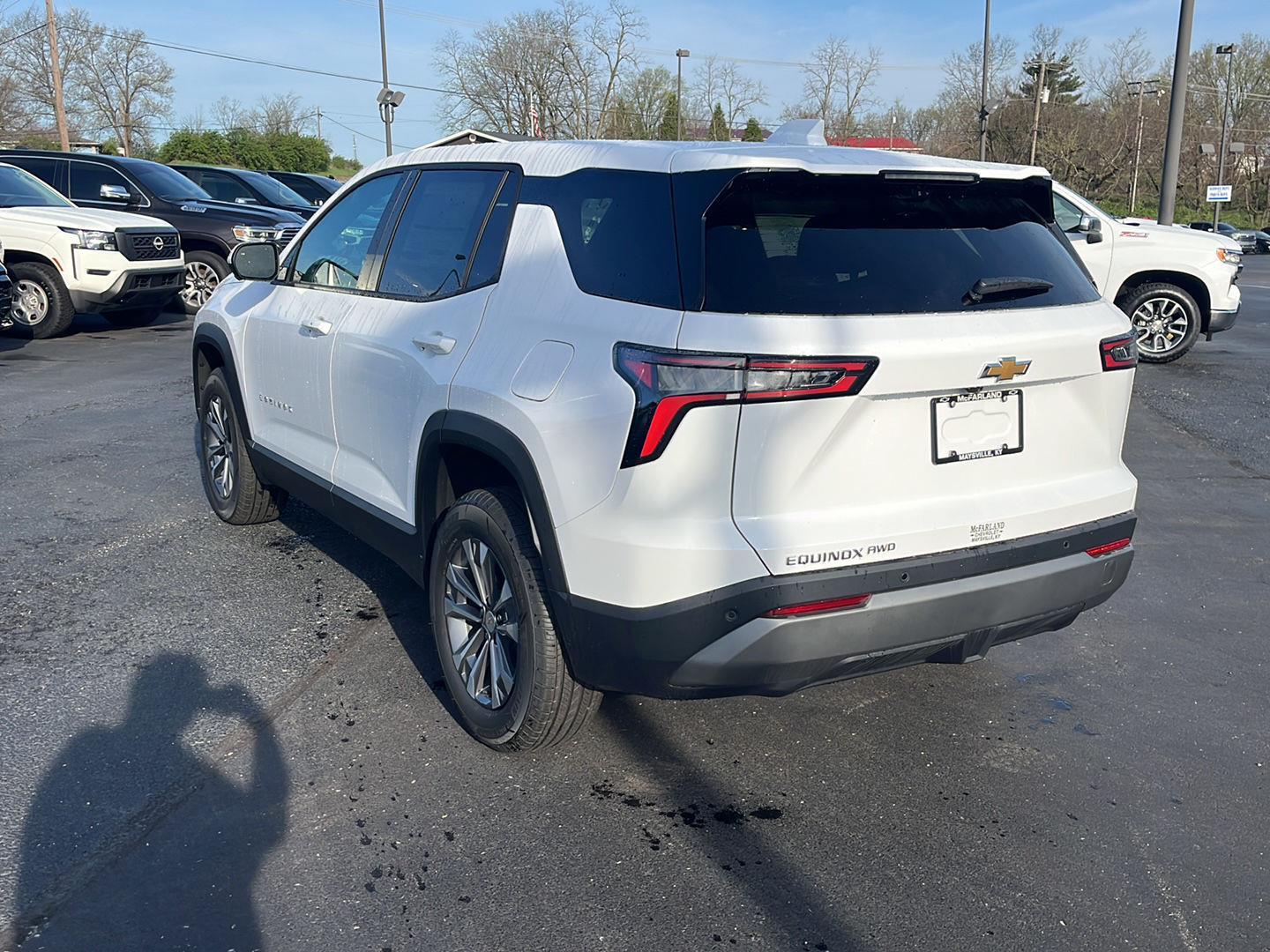 View vehicle photo 3