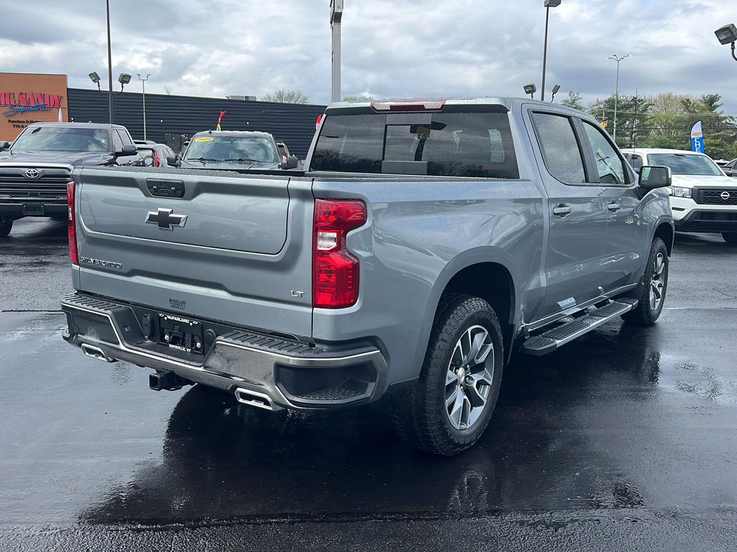 View vehicle photo 5