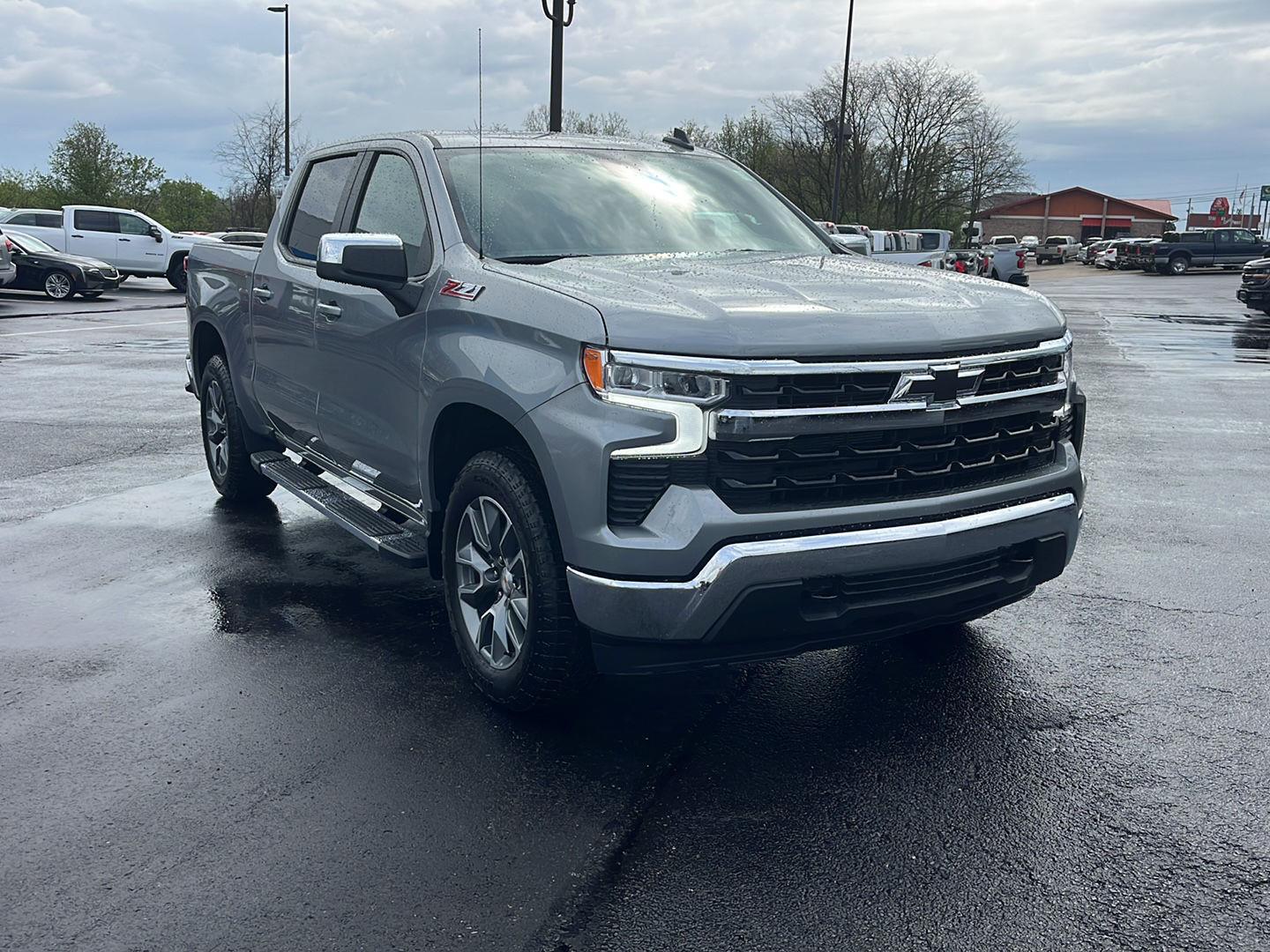 View vehicle photo 7