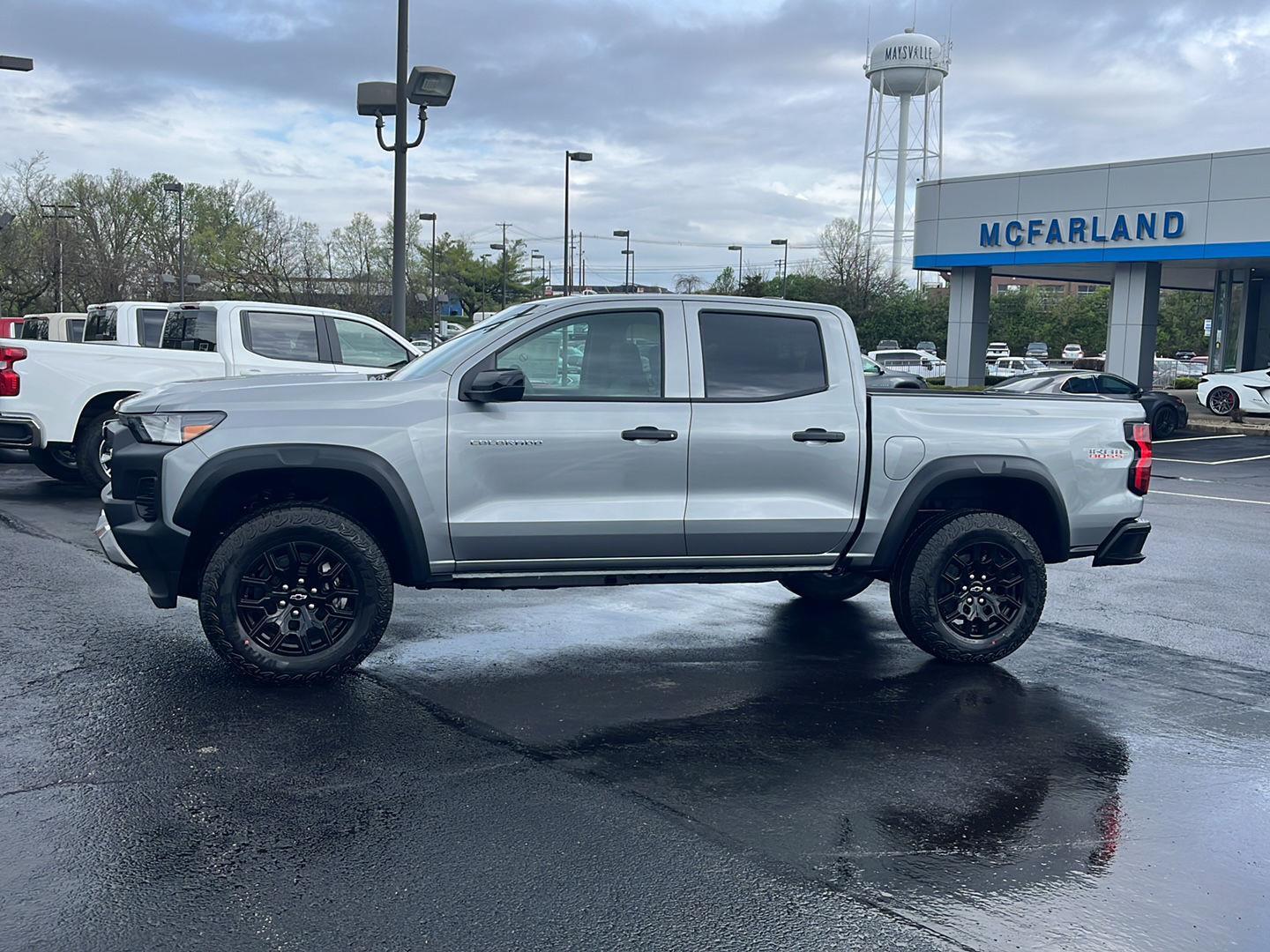 View vehicle photo 2