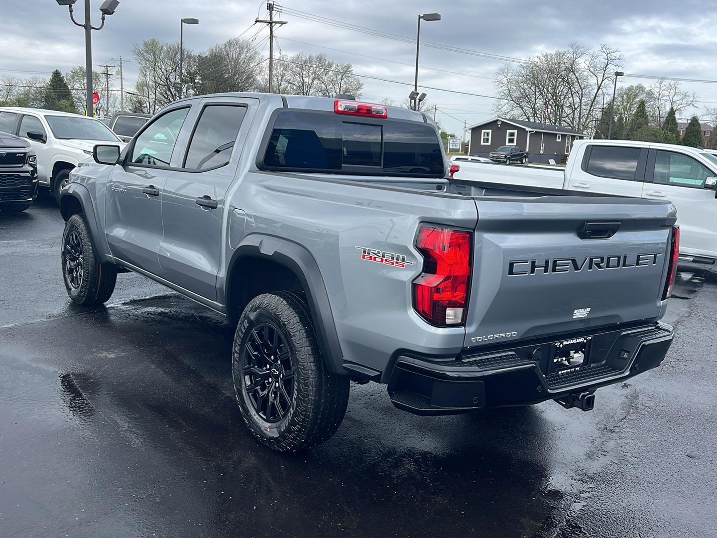 View vehicle photo 3