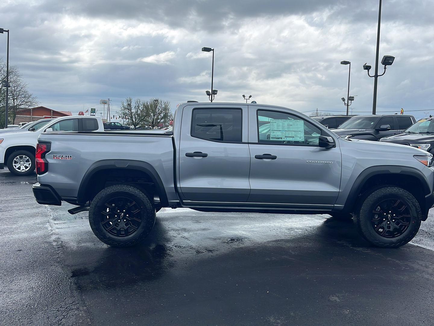 View vehicle photo 6