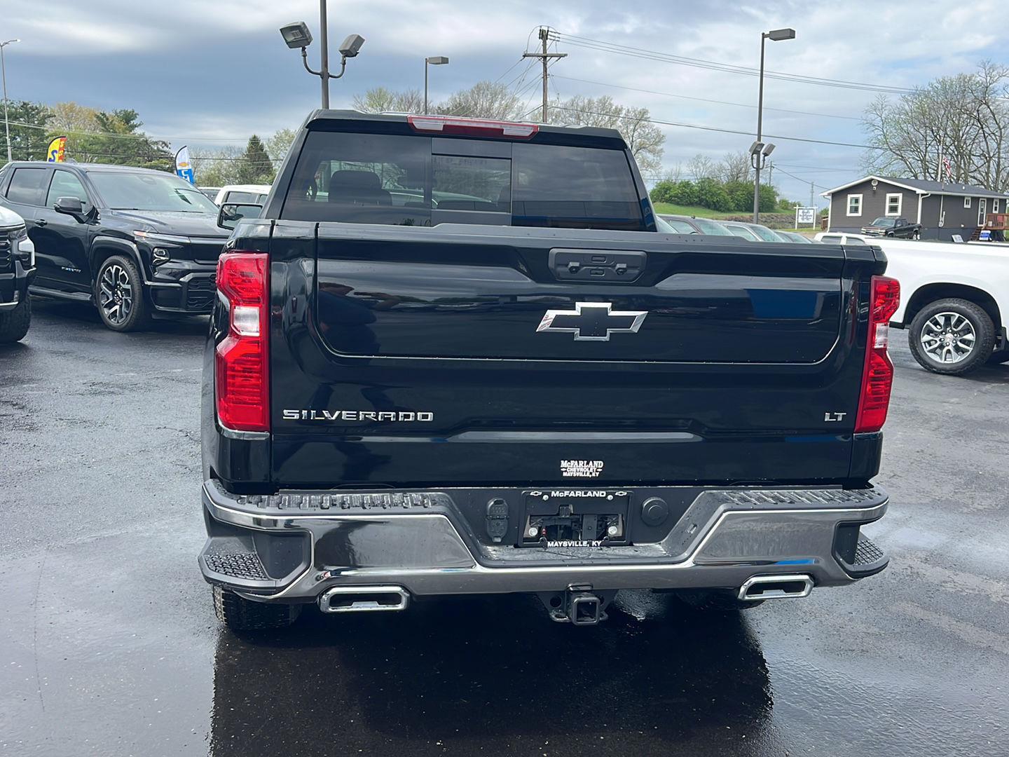 View vehicle photo 4