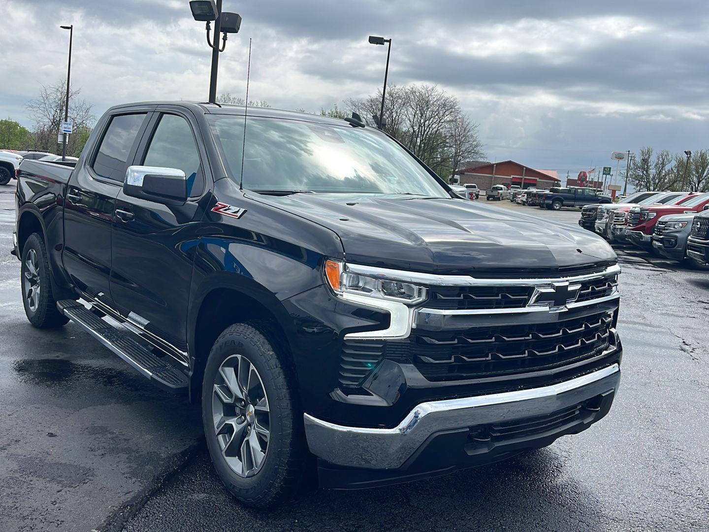 View vehicle photo 7