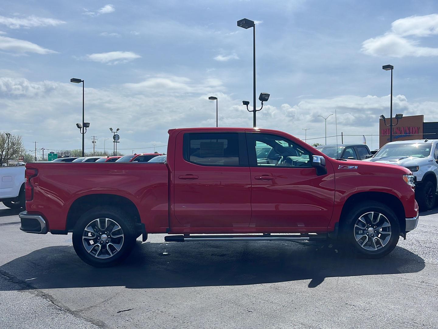 View vehicle photo 6