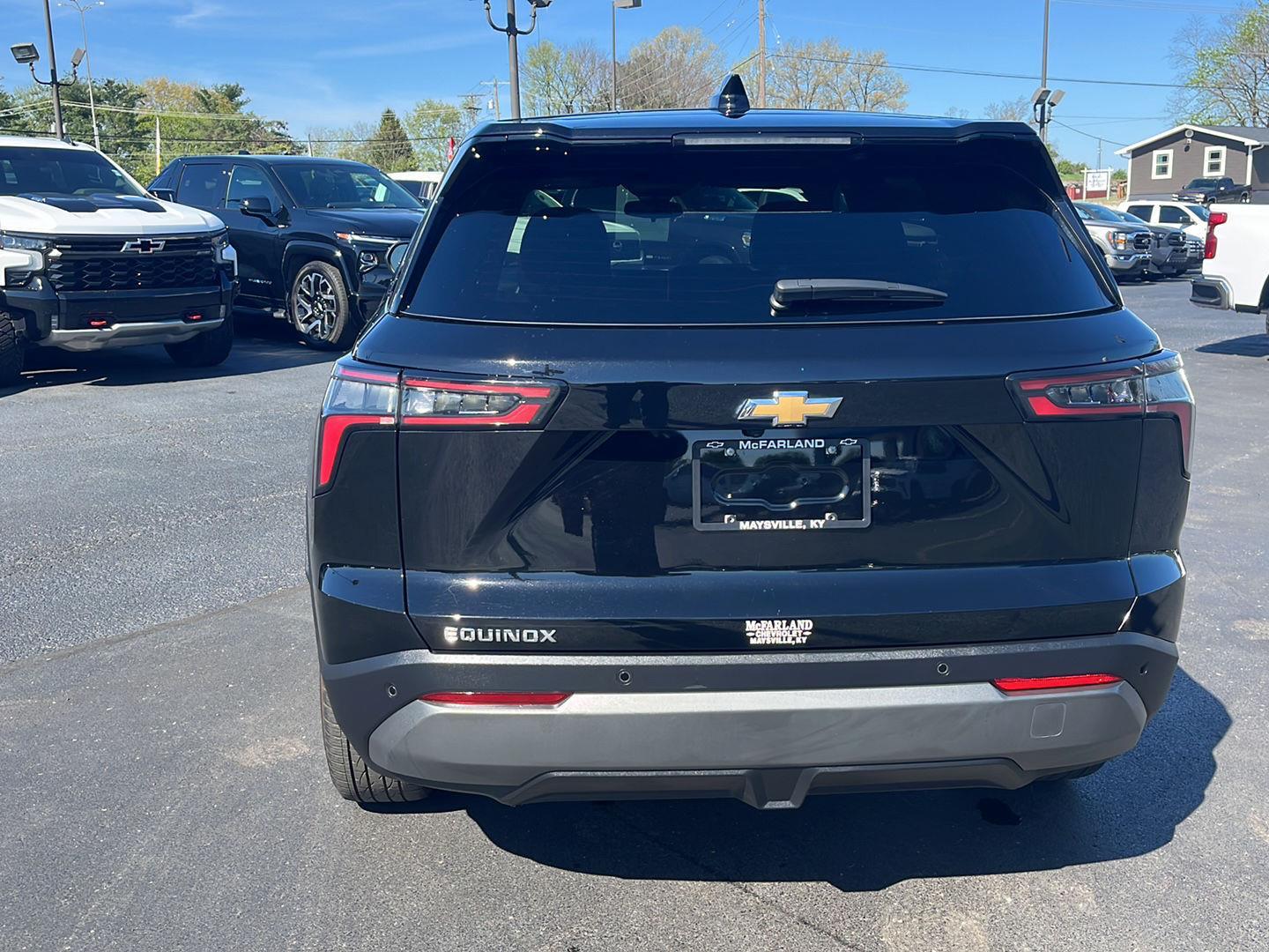 View vehicle photo 4