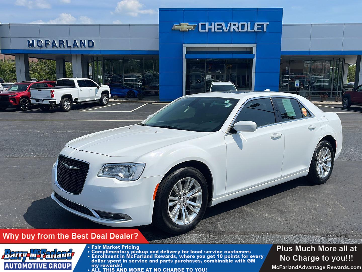 Bright White Clearcoat 2017 Chrysler 300 Limited RWD Sedan Rear-Wheel Drive 8-Speed Automatic