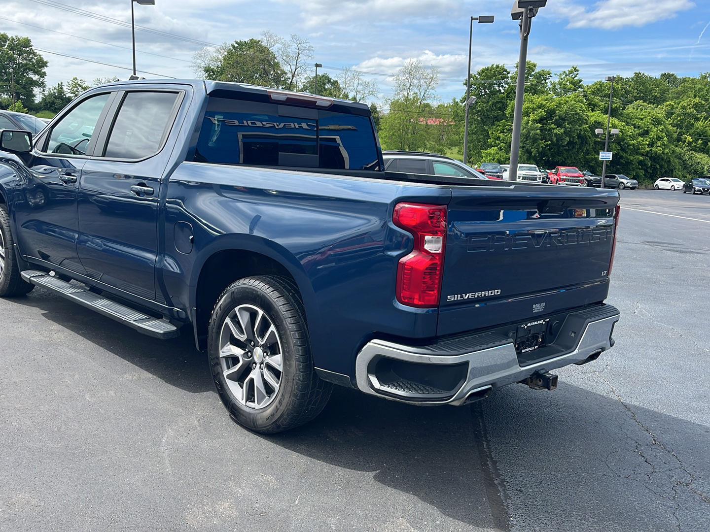 View vehicle photo 3