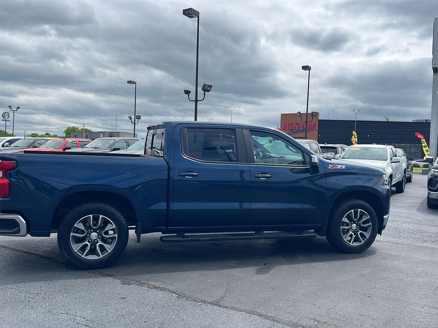 View vehicle photo 6