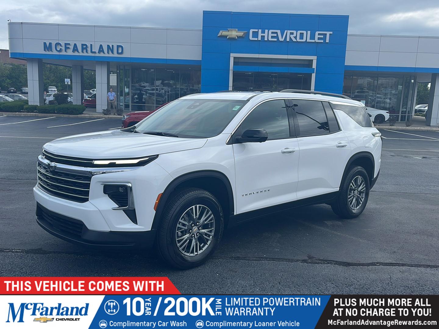 Summit White 2026 Chevrolet Traverse SUV / Crossover Four-Wheel Drive 8-Speed Automatic