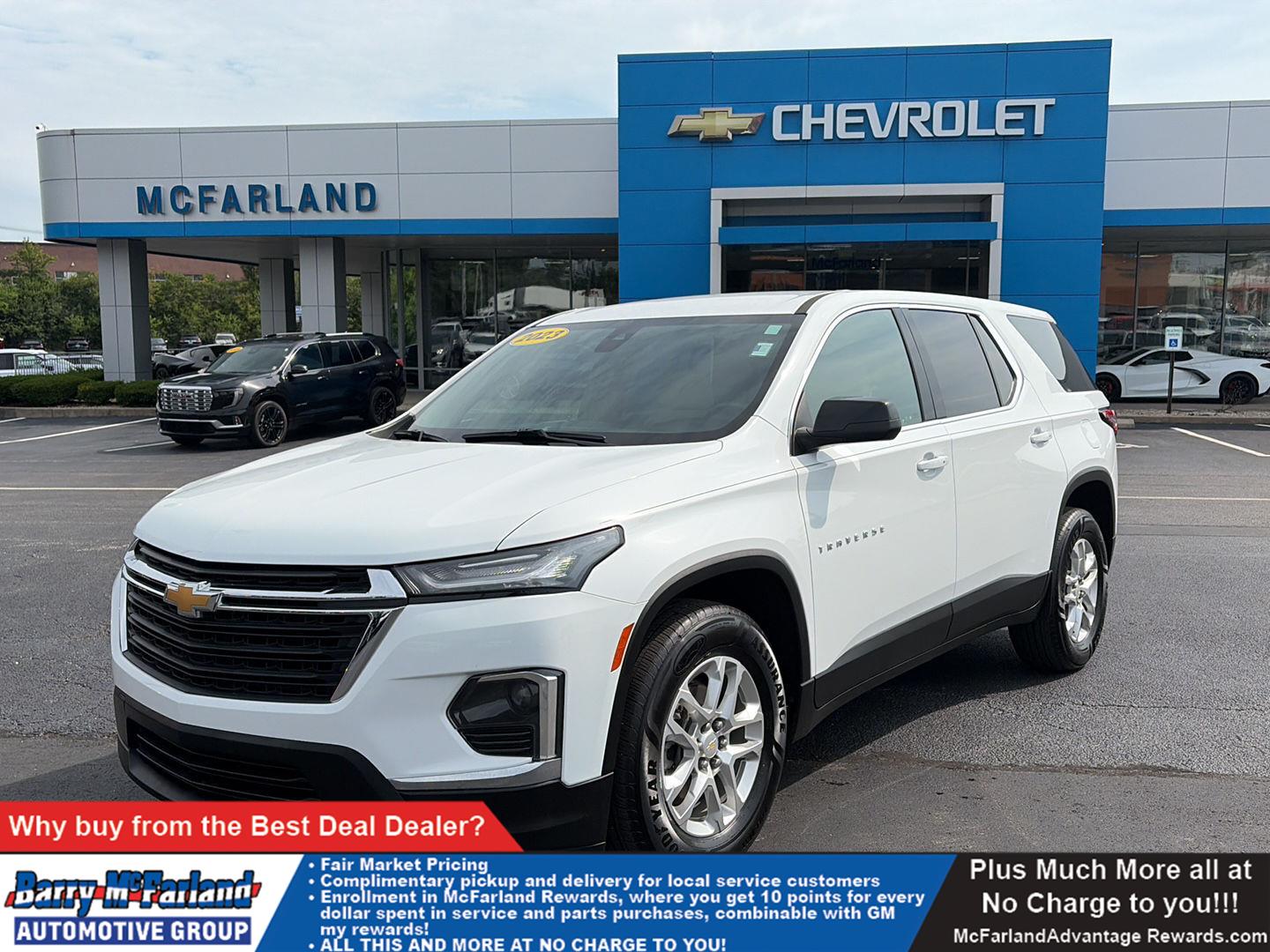 Summit White 2023 Chevrolet Traverse SUV / Crossover Front-Wheel Drive 9-Speed Automatic